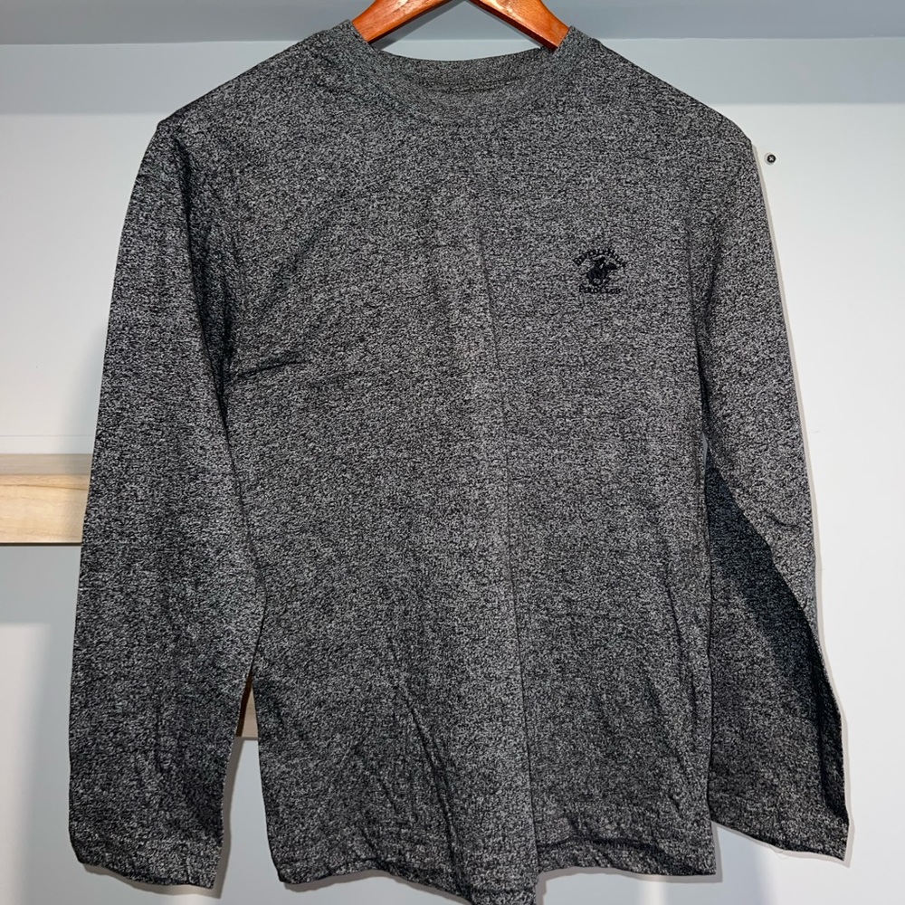 black and gray long sleeve T-shirt